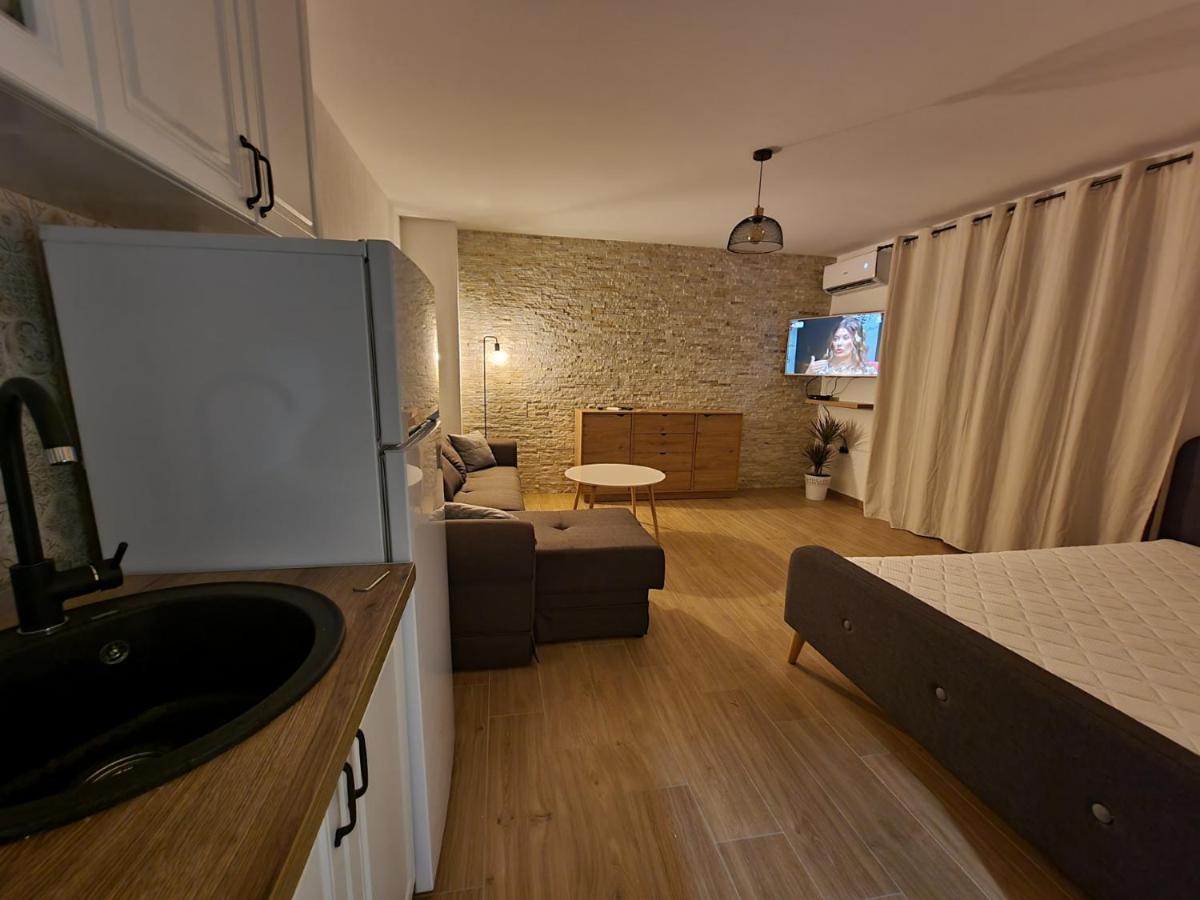 Apartments Vranes Tivat Bagian luar foto