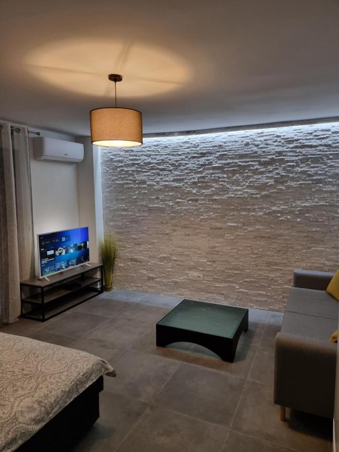 Apartments Vranes Tivat Bagian luar foto