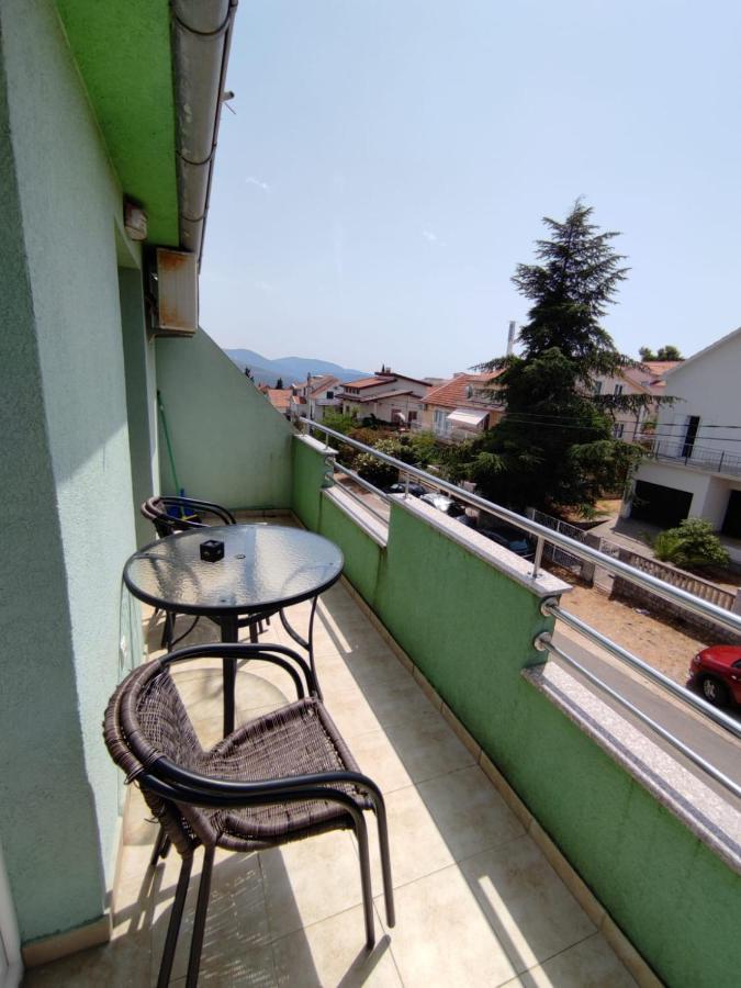 Apartments Vranes Tivat Bagian luar foto