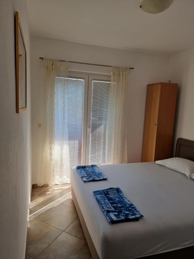 Apartments Vranes Tivat Bagian luar foto