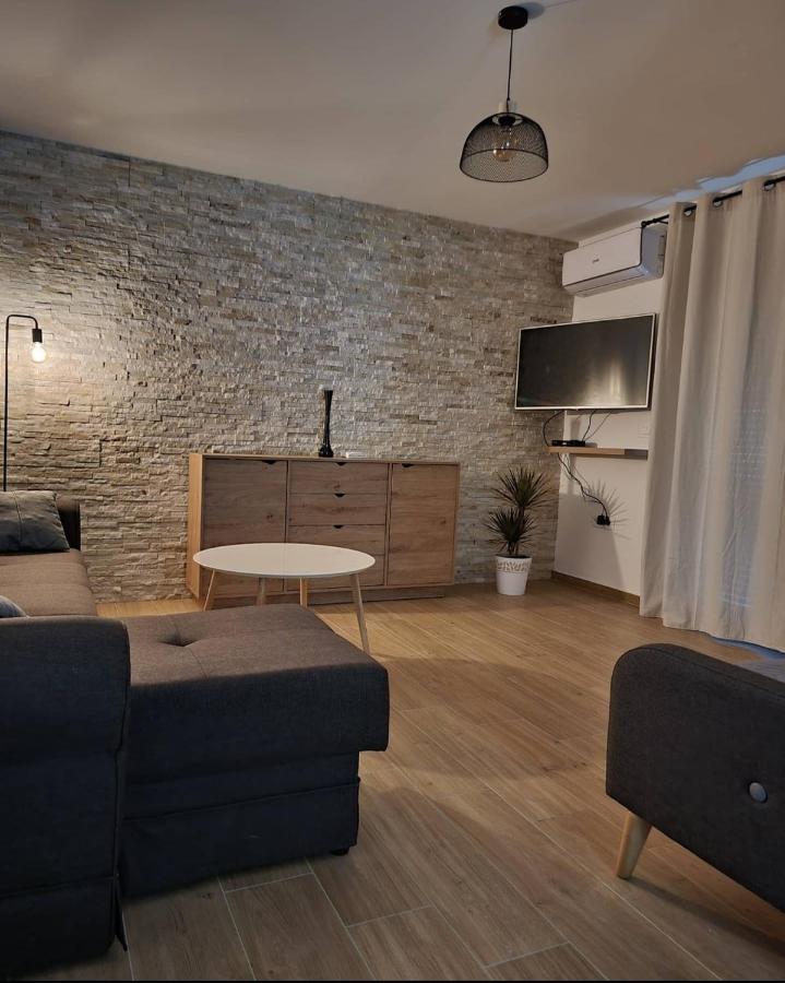 Apartments Vranes Tivat Bagian luar foto