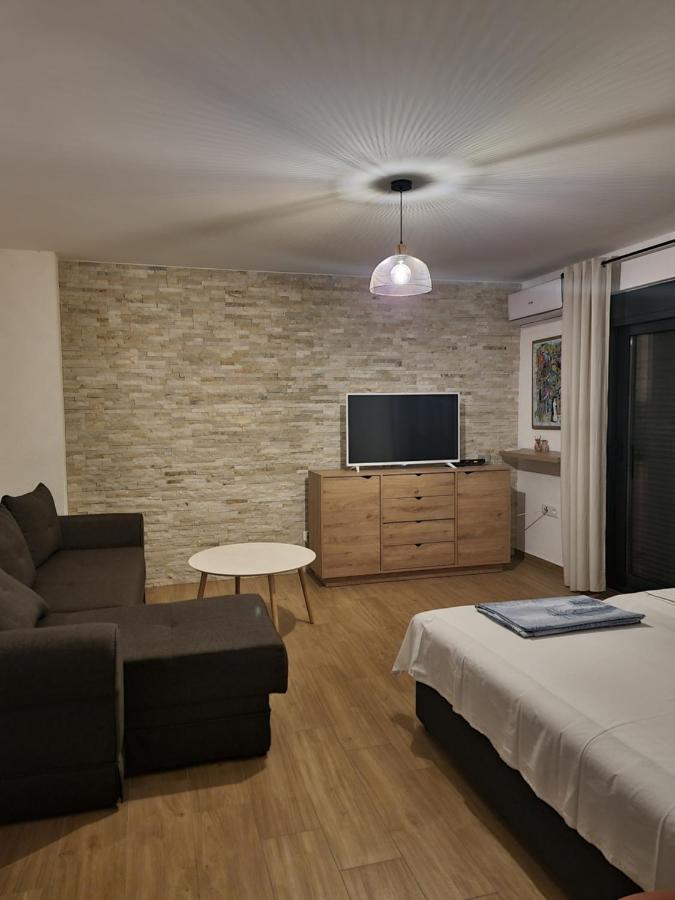 Apartments Vranes Tivat Bagian luar foto