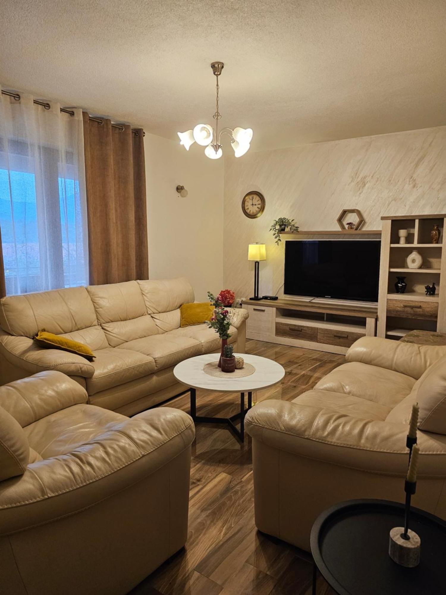 Apartments Vranes Tivat Bagian luar foto