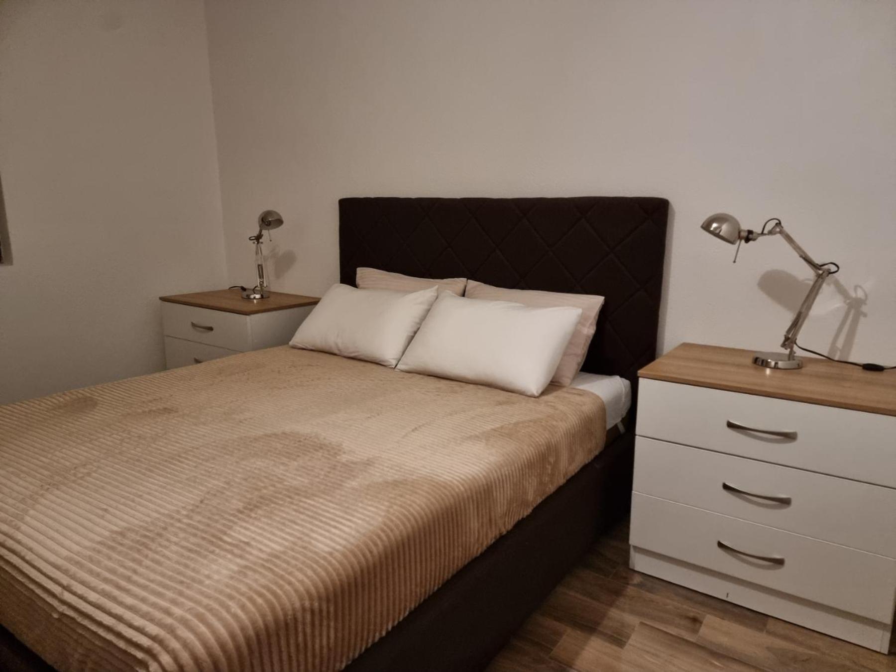 Apartments Vranes Tivat Bagian luar foto