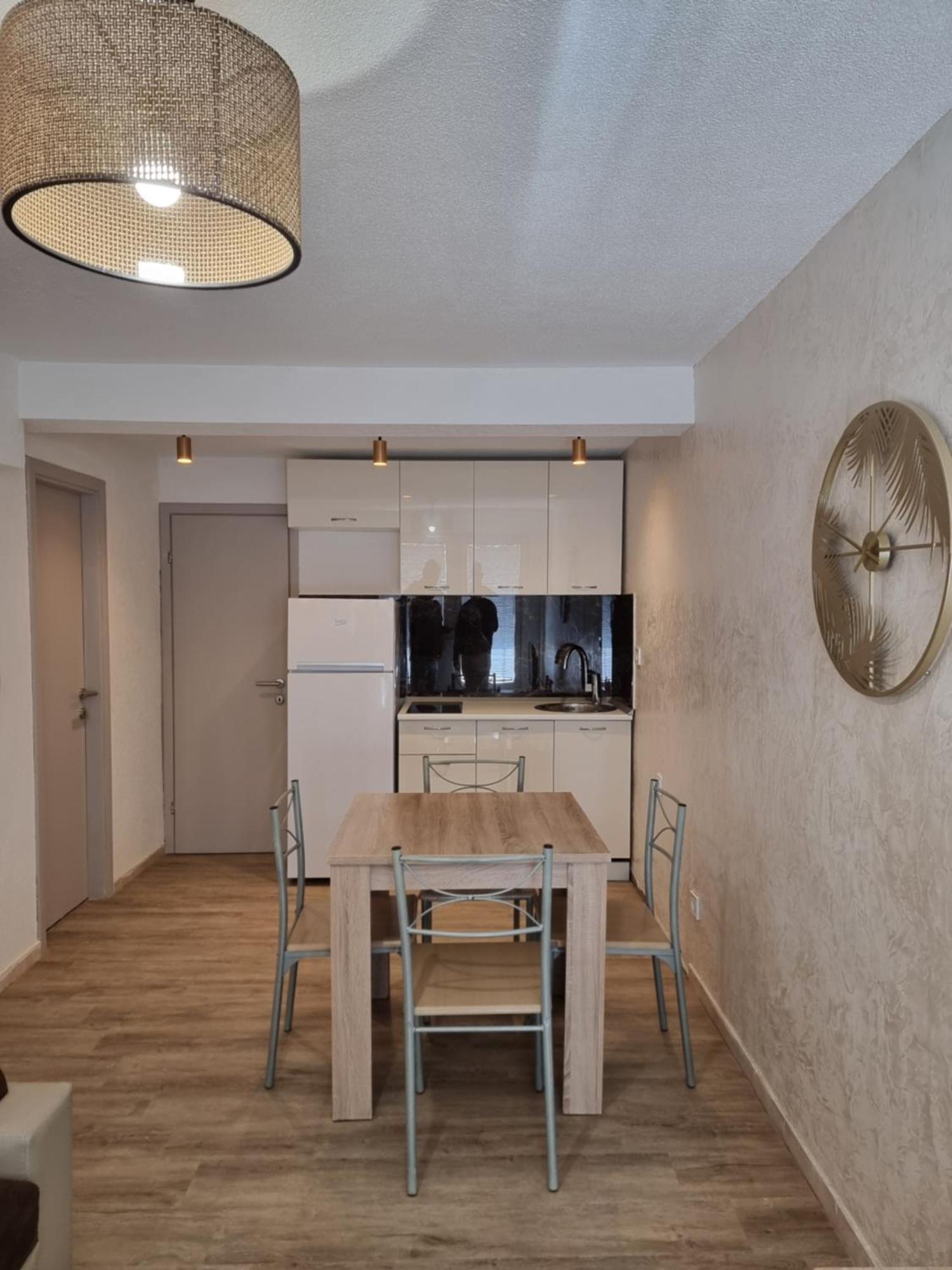 Apartments Vranes Tivat Bagian luar foto