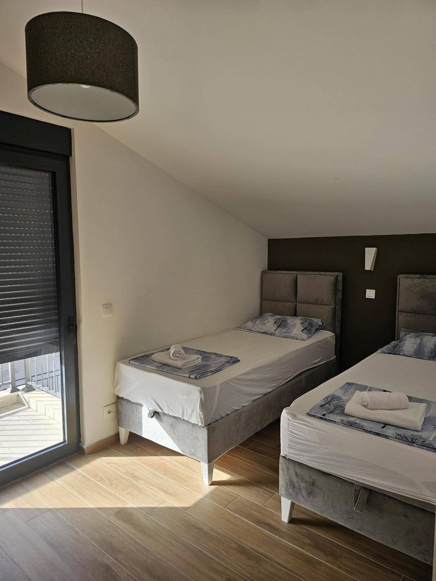 Apartments Vranes Tivat Bagian luar foto